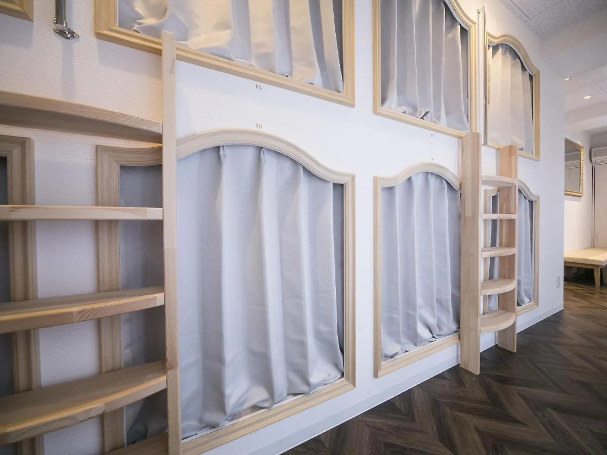 Alice In The Mirror Hostel Caters To Women Tokyo Japan