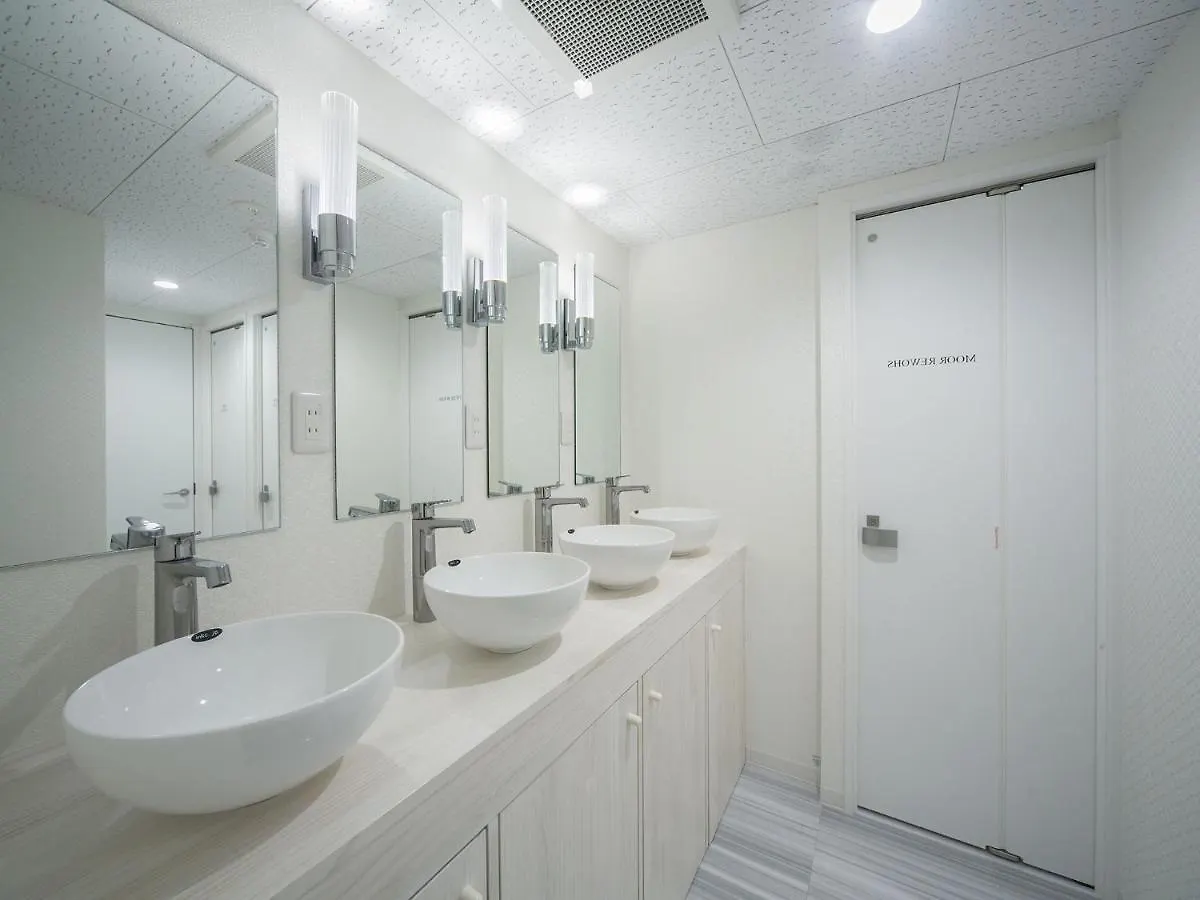 Alice In The Mirror Hostel Caters To Women Tokyo Japan