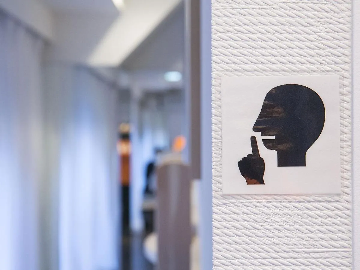 Alice In The Mirror Hostel Caters To Women Tokyo